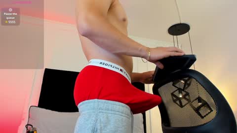 Jonathan Danielss  online show from January 2025 02:35:01 PM