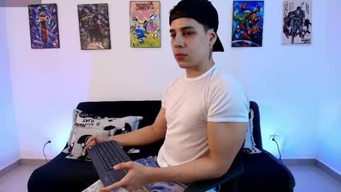 Instagram jonathanfit14 online show from April 2026 01:41:01 AM