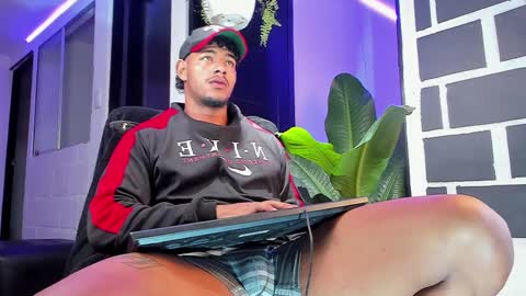 Snapshot of jordanparis chatting on February 2025 12:54:01 PM JordanParis online show from February 2025 12:54:01 PM