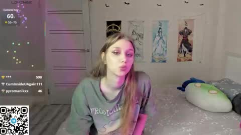 Mila online show from November 2025 08:07:01 PM