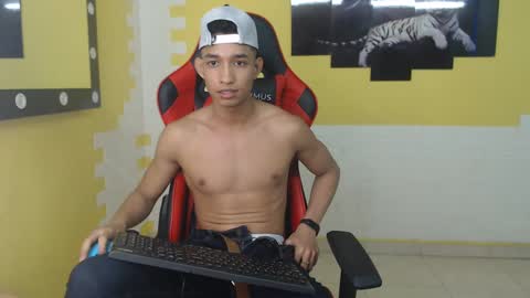 jose_sexycumm online show from December 2024 11:20:01 PM