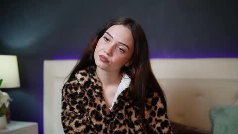  Josie  online show from November 2025 08:13:02 PM