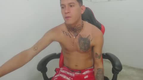 josue_linares online show from October 2025 06:21:01 PM