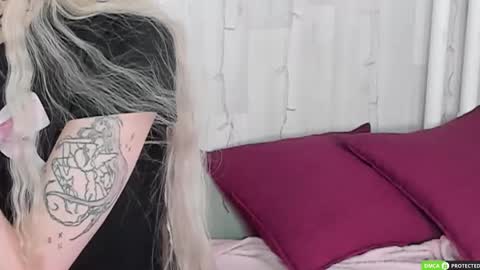 Joy Barker online show from December 2025 01:38:02 PM