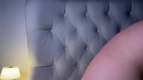 Jennie and Sophia online show from February 2026 04:26:01 PM