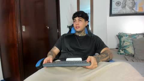 Snapshot of juan_alvarez18 chatting on November 2025 11:58:02 PM juan_alvarez18 online show from November 2025 11:58:02 PM