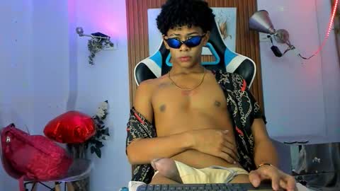juan_contreras7 online show from September 2025 11:35:01 AM