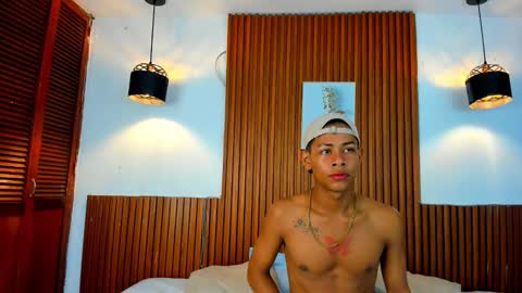 juan_contreras7 online show from October 2025 11:32:02 AM