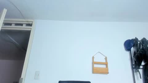 Juan Esteban online show from October 2025 05:30:01 PM