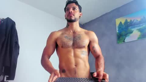 Snapshot of juanbladde chatting on May 2026 03:53:01 PM Juan Esteban online show from May 2026 03:53:01 PM