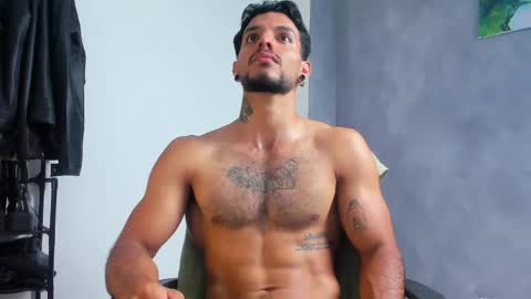 Snapshot of juanbladde chatting on May 2026 04:08:02 AM Juan Esteban online show from May 2026 04:08:02 AM