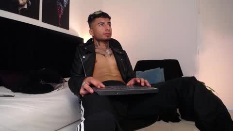 Snapshot of juancamilo_66 chatting on January 2025 08:42:01 PM Juan online show from January 2025 08:42:01 PM