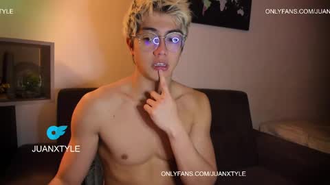 Snapshot of juancamroom chatting on April 2026 04:12:02 PM . online show from April 2026 04:12:02 PM