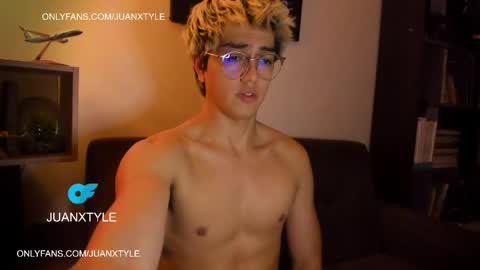 Snapshot of juancamroom chatting on May 2026 11:33:02 PM . online show from May 2026 11:33:02 PM