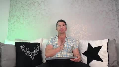 Juan k online show from October 2025 01:51:02 PM