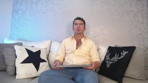 Juan k online show from October 2025 02:03:02 PM