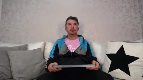 Juan k online show from November 2025 01:43:01 PM