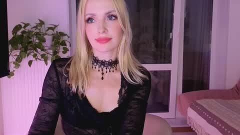 Snapshot of jugoddess chatting on September 2025 06:41:02 PM Goddess Julia online show from September 2025 06:41:02 PM