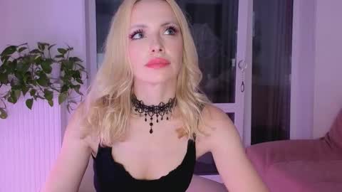 Snapshot of jugoddess chatting on September 2025 06:31:02 PM Goddess Julia online show from September 2025 06:31:02 PM