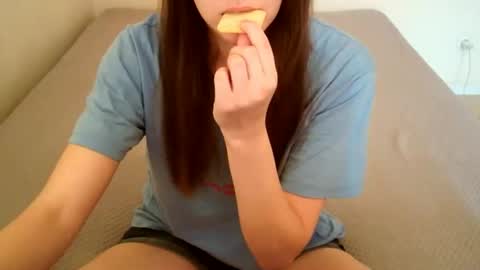 JuiceTalia online show from October 2025 08:42:01 AM