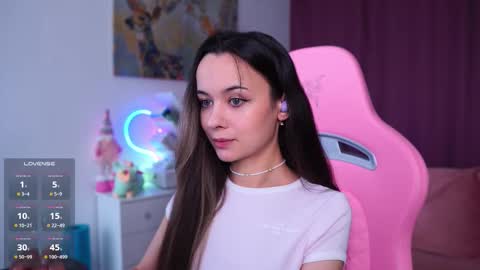 Angelina online show from November 2025 11:43:02 AM