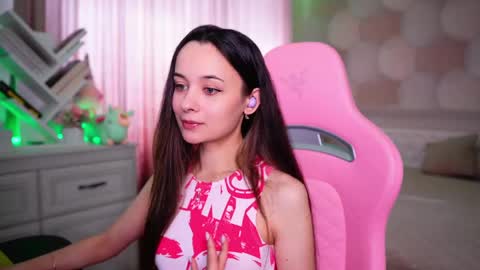 Snapshot of juicy___angel chatting on June 2026 12:21:02 PM Angelina online show from June 2026 12:21:02 PM