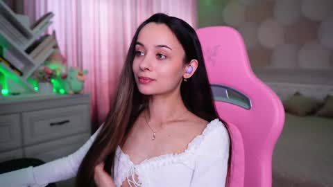 Snapshot of juicy___angel chatting on June 2026 12:31:02 PM Angelina online show from June 2026 12:31:02 PM