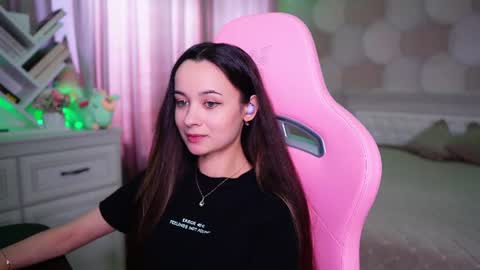 Snapshot of juicy___angel chatting on June 2026 12:53:02 PM Angelina online show from June 2026 12:53:02 PM