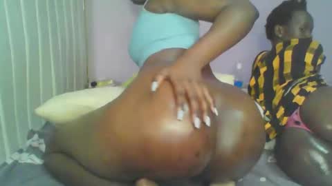 juicyass online show from October 2025 05:17:02 AM
