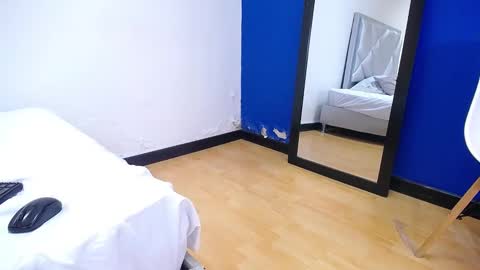 juicy_bignipples18 online show from December 2024 04:53:01 PM