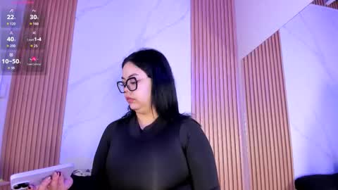 Juicy online show from November 2025 11:00:01 AM