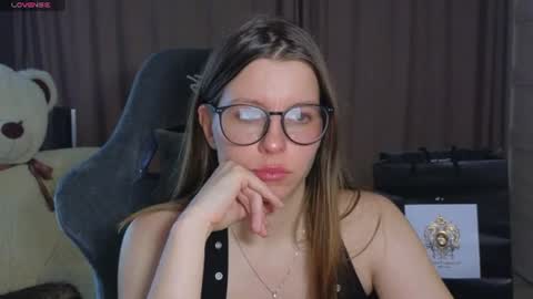 Snapshot of juicy_mystery chatting on July 2026 12:42:02 PM laura online show from July 2026 12:42:02 PM