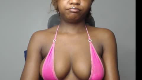 Wet Baddie online show from December 2025 10:52:01 PM