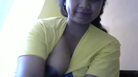 Snapshot of juicy_pretty chatting on October 2025 12:14:02 PM stellah online show from October 2025 12:14:02 PM