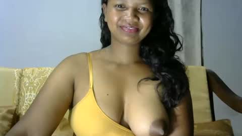 Snapshot of juicy_pretty chatting on December 2025 01:26:02 AM stellah online show from December 2025 01:26:02 AM