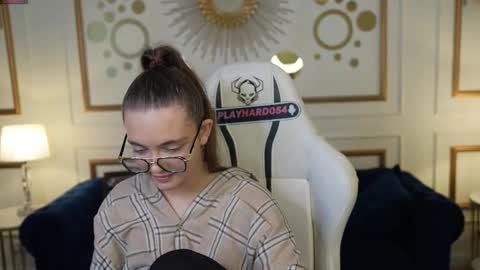 Elza online show from March 2026 08:19:01 AM