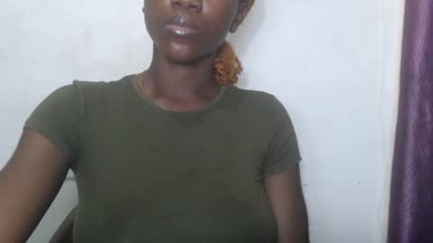 Snapshot of juicyberryx chatting on June 2026 11:08:01 PM queen online show from June 2026 11:08:01 PM