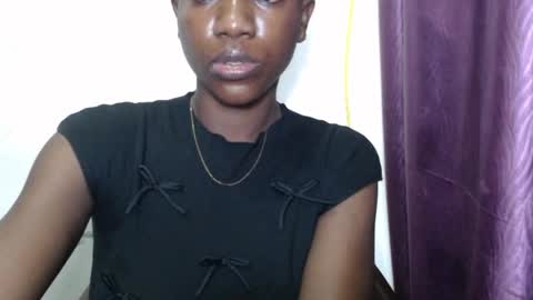 Snapshot of juicyberryx chatting on June 2026 03:15:02 PM queen online show from June 2026 03:15:02 PM