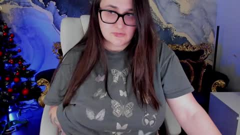 Snapshot of juicyberryy chatting on January 2025 06:55:02 AM Milana online show from January 2025 06:55:02 AM