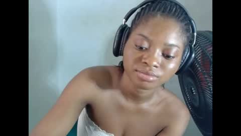 juicynpinkx online show from April 2026 11:08:02 AM