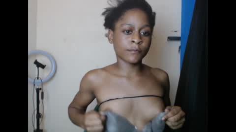 juicynwetx online show from February 2025 04:57:01 PM