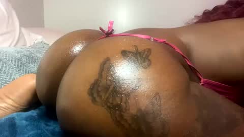 juicyy_mochaa online show from January 2026 10:57:02 PM