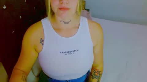  Juliana Torres  online show from November 2025 09:39:02 PM