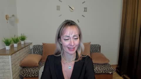 julia__cherry_ online show from December 2024 12:08:01 AM