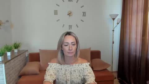julia__cherry_ online show from February 2025 11:14:02 AM
