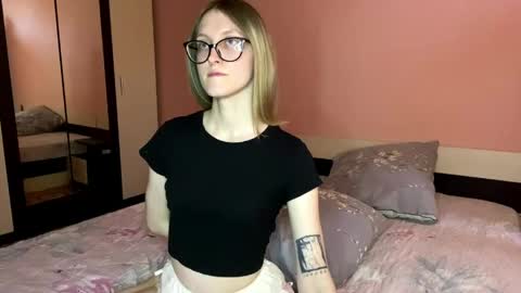julia_charm online show from May 2026 04:58:01 PM