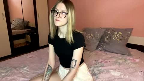 julia_charm online show from May 2026 04:14:01 PM