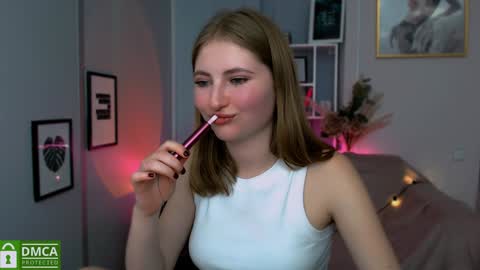 Julia  online show from December 2024 04:25:01 PM