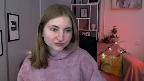 Julia  online show from December 2024 08:36:01 PM