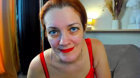 julia_suny online show from June 2026 06:52:02 AM